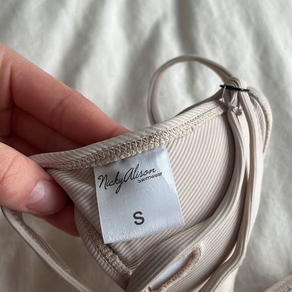 Nicky allison pearl bikini (NEW) - Picture 4 of 7